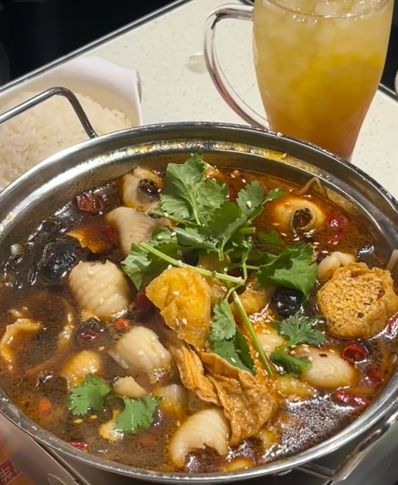 小菜份量足,有心思的搭配令人满意。 小菜份量足,有心思的搭配令人满意。