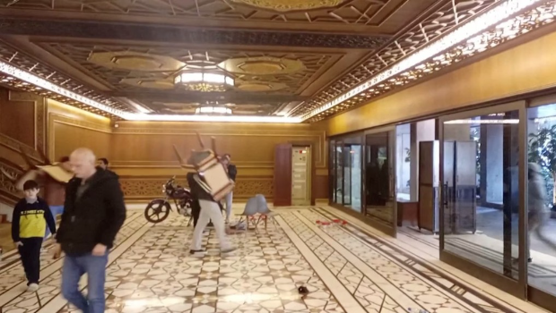 民众闯总统府大肆搜掠 民众闯总统府大肆搜掠