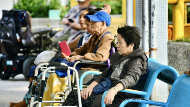 议员质疑大湾区养老欠监管机制 议员质疑大湾区养老欠监管机制