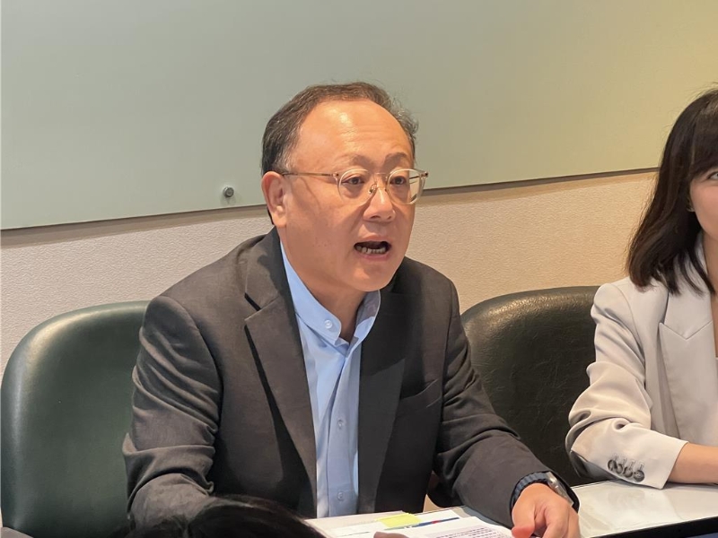 “劳动部”基层同仁霸凌案点燃全台曾受霸凌者的怒火,近日霸凌案层出不穷,引发社会关注。 “劳动部”基层同仁霸凌案点燃全台曾受霸凌者的怒火,近日霸凌案层出不穷,引发社会关注。