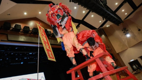 政府上月底公布《文艺创意产业发展蓝图》,提及将制订“香港非遗代表作名录项目传承人”的认定机制和准则。 政府上月底公布《文艺创意产业发展蓝图》,提及将制订“香港非遗代表作名录项目传承人”的认定机制和准则。