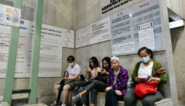 当局称关爱队将协助长者登记 当局称关爱队将协助长者登记