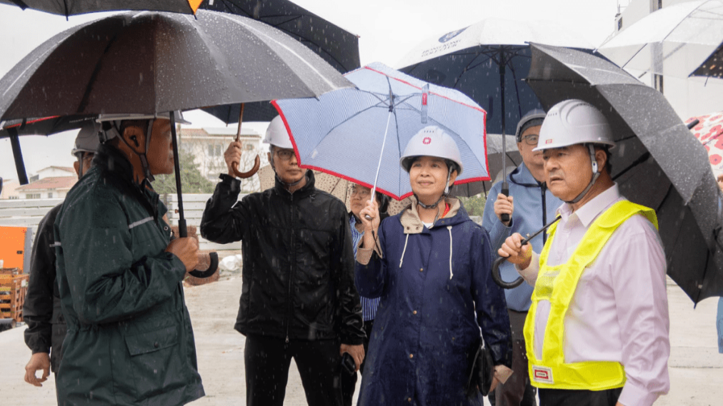 何永贤视察攸壆路地盘 何永贤视察攸壆路地盘