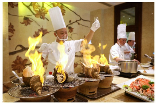 广府菜十分讲究“镬气”。广州日报全媒体记者苏俊杰摄 广府菜十分讲究“镬气”。广州日报全媒体记者苏俊杰摄