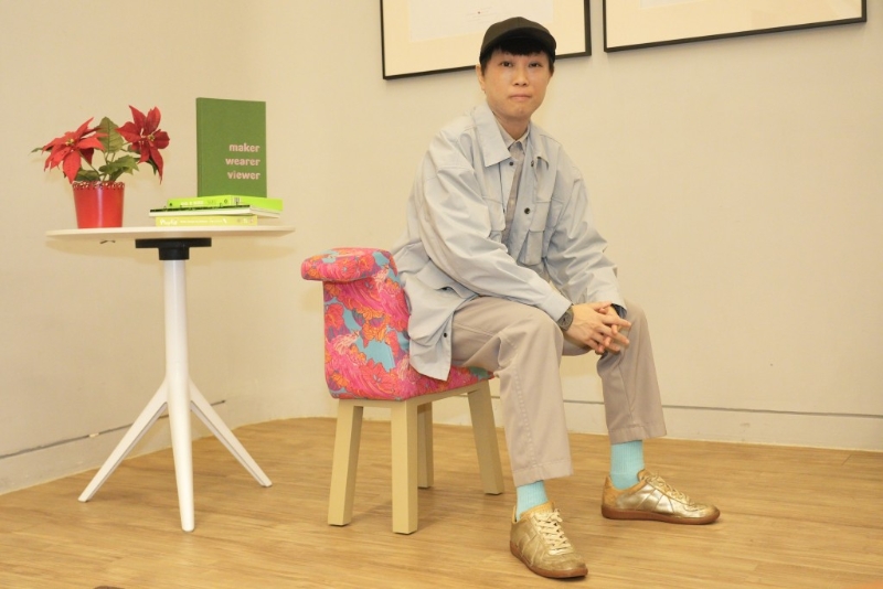 Malou自2005年创立THE CABINET设计工作室以来,为超过120名客户设计200多个国际和本地项目,包括巴黎DNA Design Awards、法国Grands Prix Du Design设计大奖、香港设计师协会环球设计大奖、香港智营设计大赏等。 Malou自2005年创立THE CABINET设计工作室以来,为超过120名客户设计200多个国际和本地项目,包括巴黎DNA Design Awards、法国Grands Prix Du Design设计大奖、香港设计师协会环球设计大奖、香港智营设计大赏等。