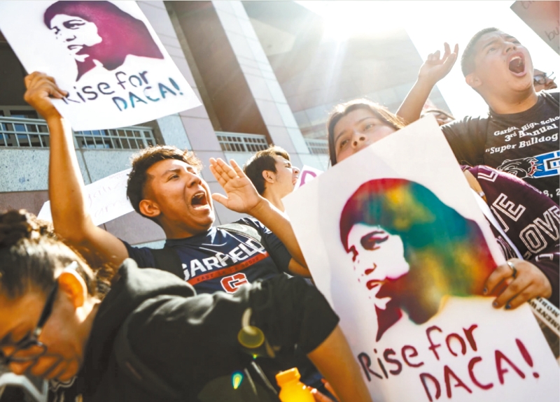 年轻无证移民。 年轻无证移民。