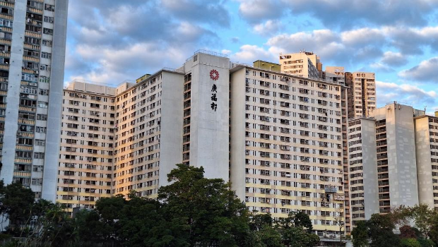 今年首9个月，大埔广福邨共有30户因吸烟及乱抛垃圾等被扣分。