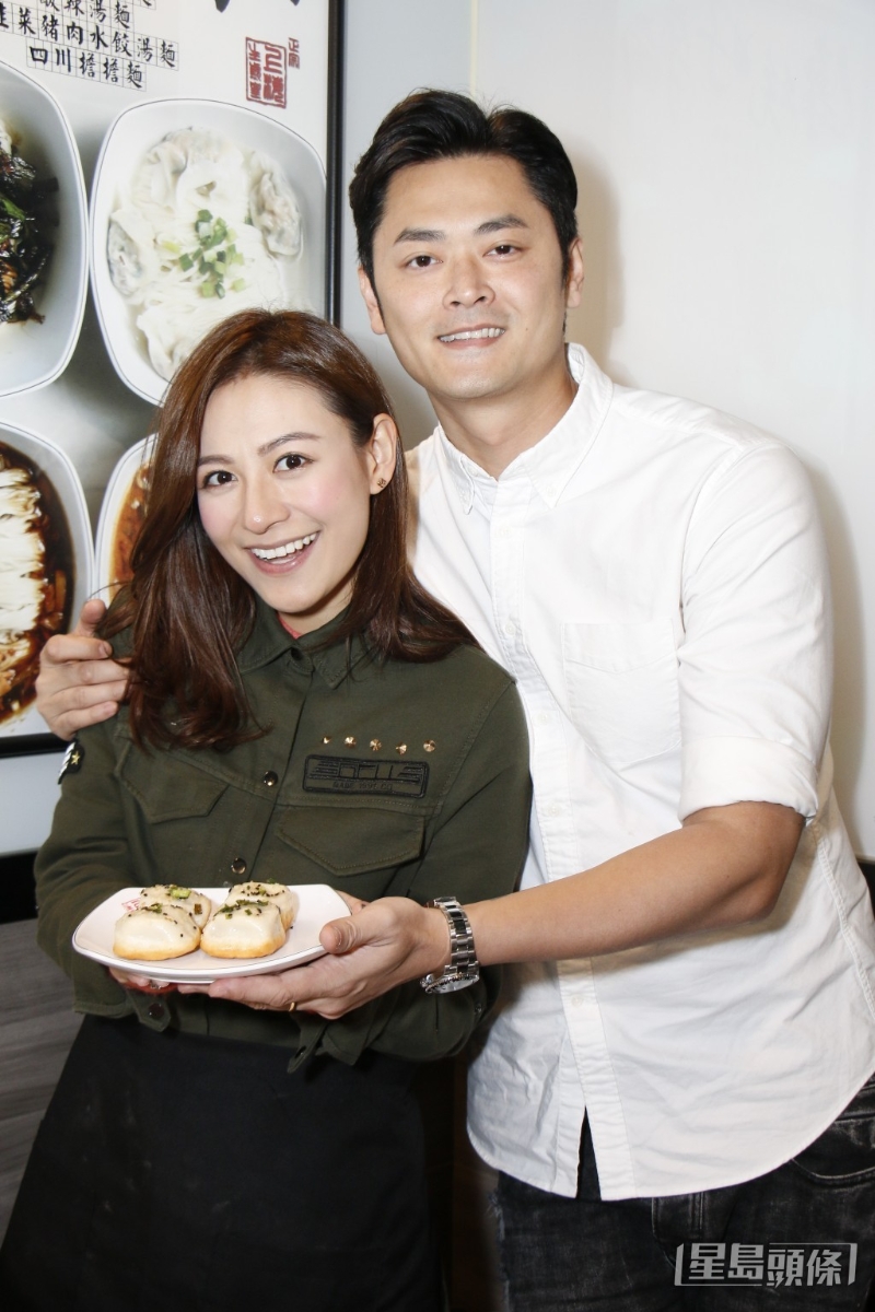 江若琳与萧唯展同期出道,认识近10年才相恋。 江若琳与萧唯展同期出道,认识近10年才相恋。