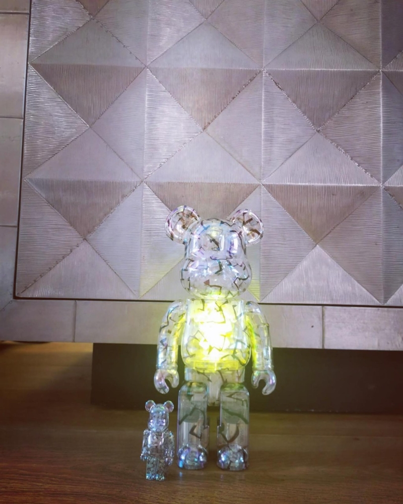 屋内有不少潮物。