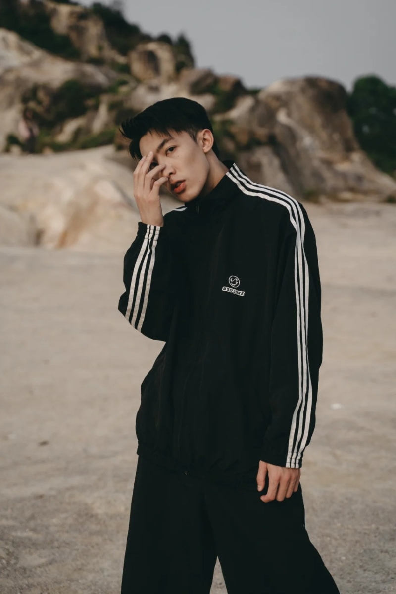 冼峻生今年春天车祸离世。