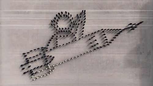 会操队伍组成火箭及航天员图案,以庆祝神舟十九号载人飞船发射任务圆满成功。 政府新闻处图片 会操队伍组成火箭及航天员图案,以庆祝神舟十九号载人飞船发射任务圆满成功。 政府新闻处图片