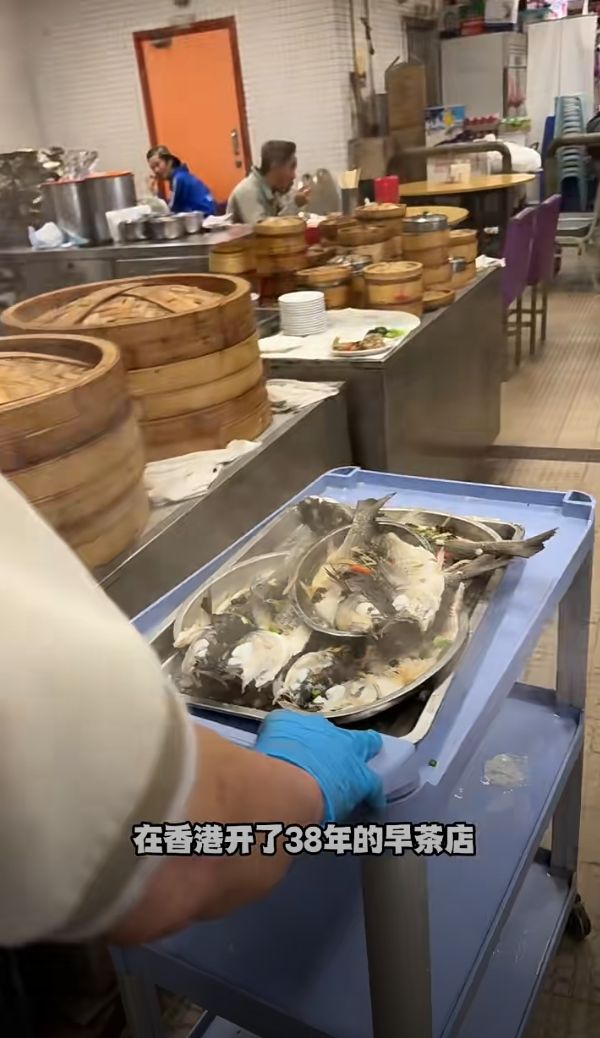 该店是位于北角渣华道街市的38年老店 该店是位于北角渣华道街市的38年老店