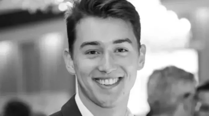 肖雷因误食老鼠药中毒。