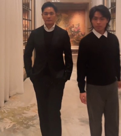 郭令山同老爸穿上父子装出场。 郭令山同老爸穿上父子装出场。