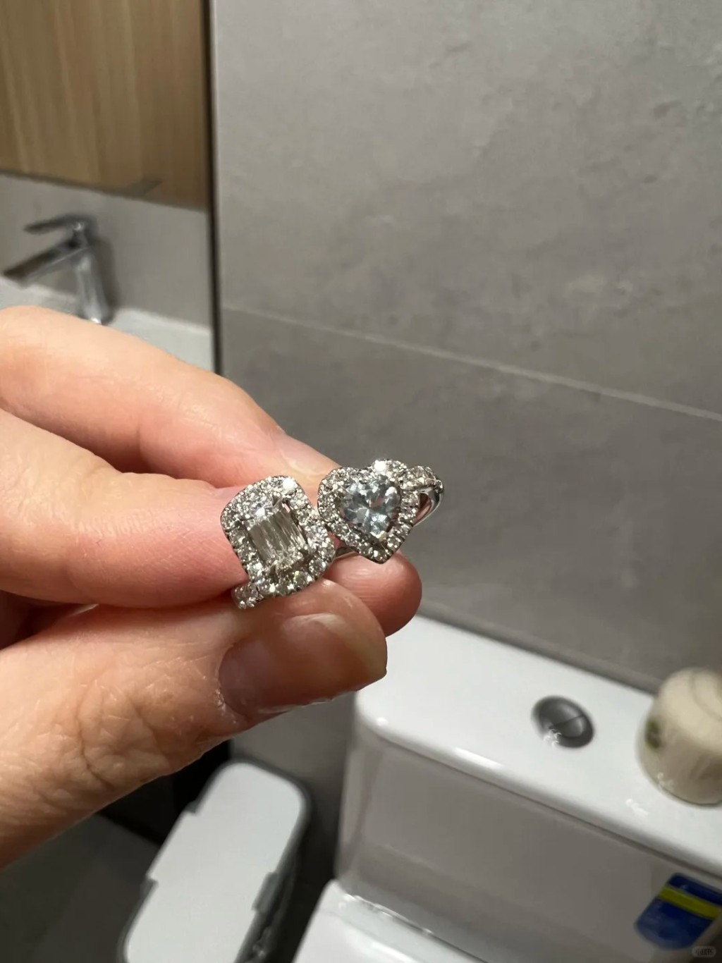 有灯光下拍摄的 有灯光下拍摄的