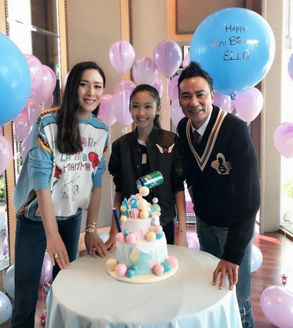 任达华与琦琦非常爱锡女儿任晴佳 任达华与琦琦非常爱锡女儿任晴佳