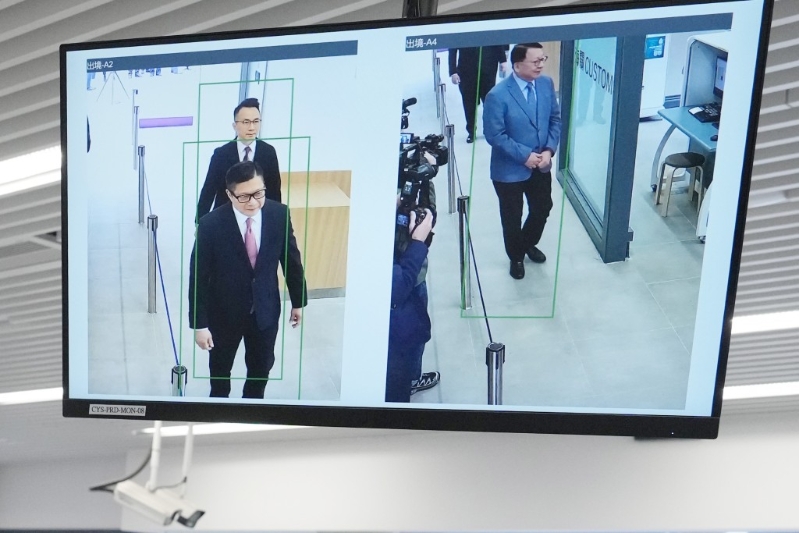 陈国基、邓炳强等人试行无感通道。