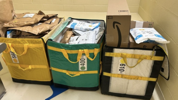 圣诞节“80多个包裹”送不完 圣诞节“80多个包裹”送不完