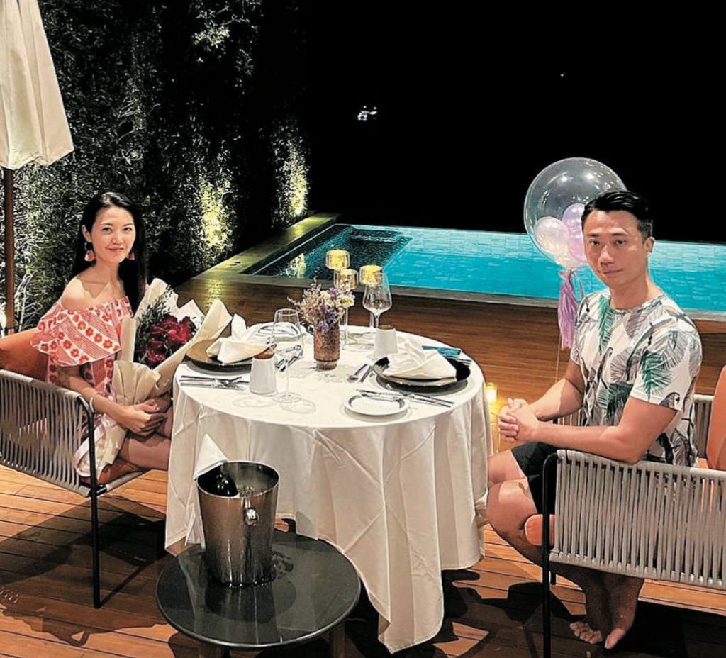 陈庭欣与10亿身家护肤品牌老板杨振源感情稳定屡传婚讯。 陈庭欣与10亿身家护肤品牌老板杨振源感情稳定屡传婚讯。