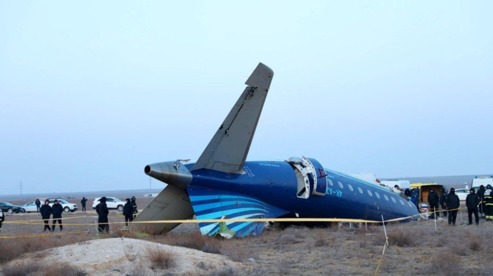 阿塞拜疆航空客机坠机前,机上至少3人听到爆炸声。 路透社 阿塞拜疆航空客机坠机前,机上至少3人听到爆炸声。 路透社