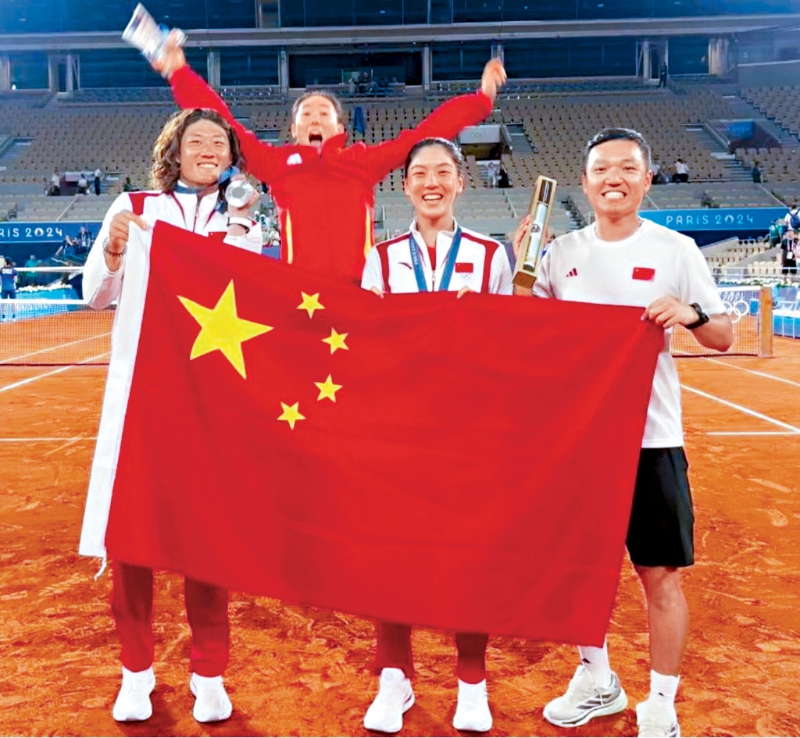 杨嘉恒是奥运网球混双银牌得主、中国女选手王欣瑜的私人治疗师 杨嘉恒是奥运网球混双银牌得主、中国女选手王欣瑜的私人治疗师