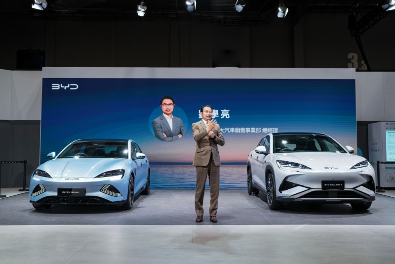 比亚迪BYD现时两款在港畅销电动车型，包括(左起)Seal及Sealion7，后者首批明年第1季交付。