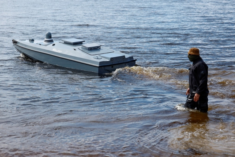 乌军搭载导弹的MAGURA V5型无人艇。 路透社