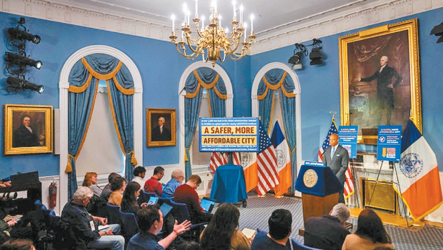 亚当斯2024年最后一个记者会。 亚当斯2024年最后一个记者会。