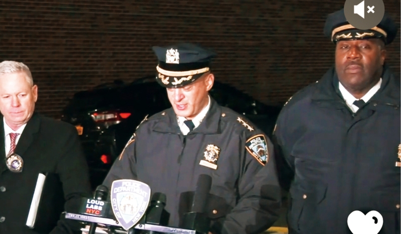 警方调查纽约夜店枪击案。 警方调查纽约夜店枪击案。