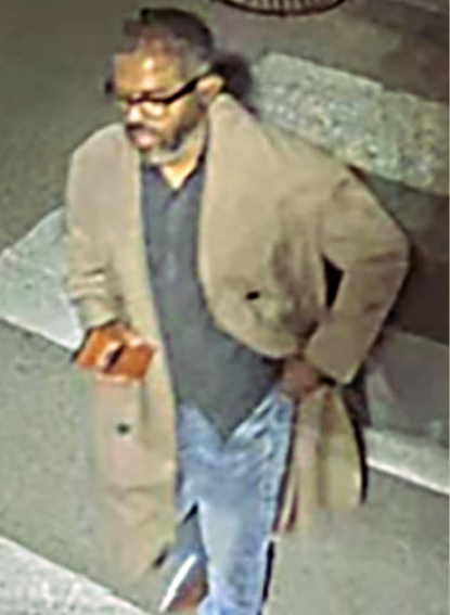 纽奥良事件嫌凶。 纽奥良事件嫌凶。