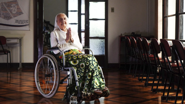 巴西修女卡纳巴罗接棒成为世界上最长寿人瑞。美联社 巴西修女卡纳巴罗接棒成为世界上最长寿人瑞。美联社