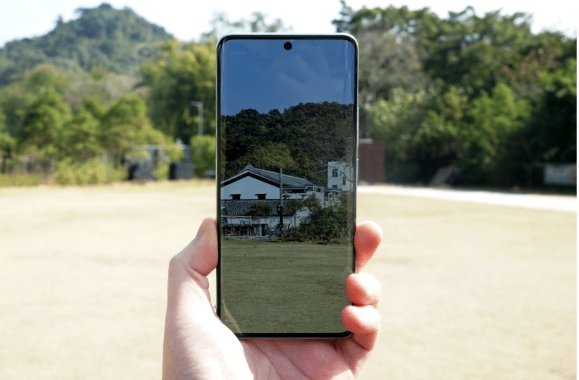 Note 14 Pro+配备6.67吋AMOLED曲芒 Note 14 Pro+配备6.67吋AMOLED曲芒