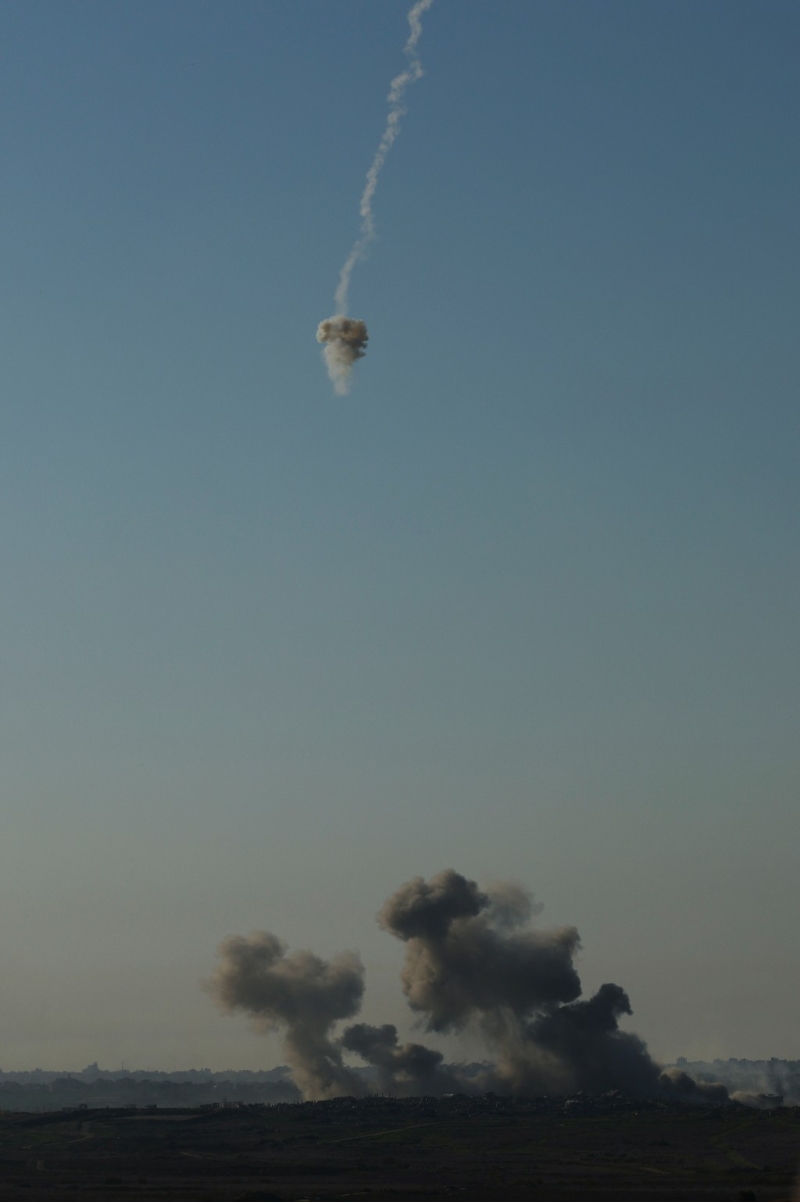 以军对加沙多地进行空袭。 路透社资料图片