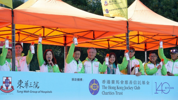 孙玉菡(左4)、罗启华(中)、邓明慧(左3)主持起步礼 孙玉菡(左4)、罗启华(中)、邓明慧(左3)主持起步礼