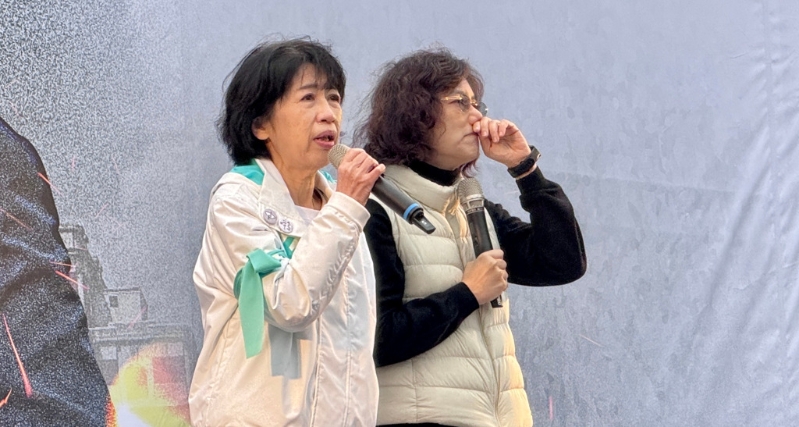 指称柯文哲带不明金钱回家，陈佩琪（左）已对许富舜及郑淑心提告。