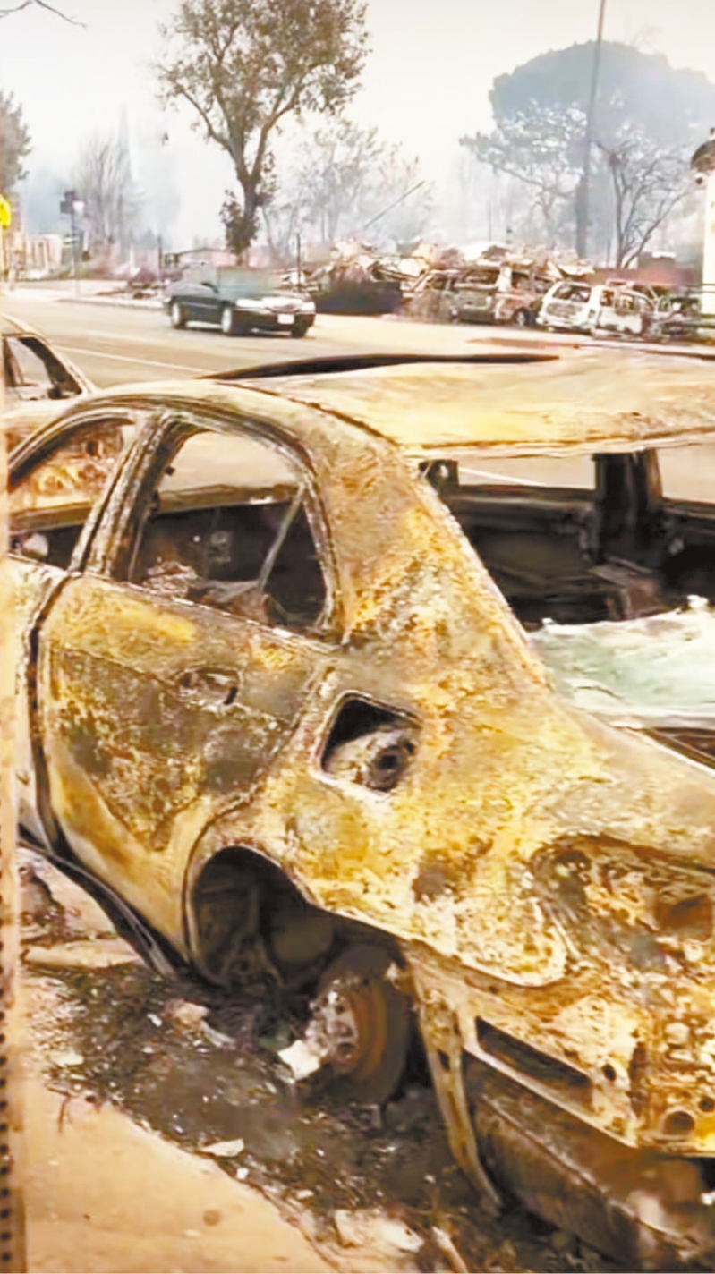 特斯拉被洛杉矶大火烧毁。