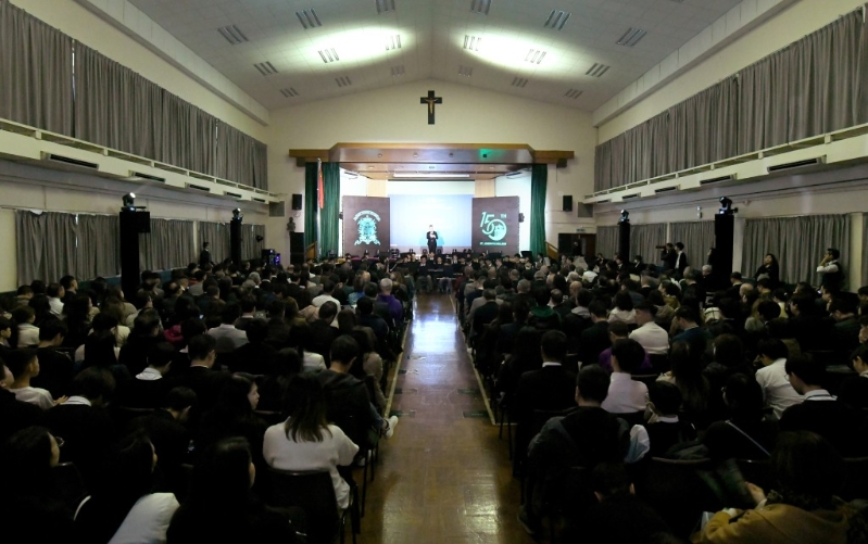 校方邀请约500位若瑟夫、嘉宾及家长等出席。 校方邀请约500位若瑟夫、嘉宾及家长等出席。