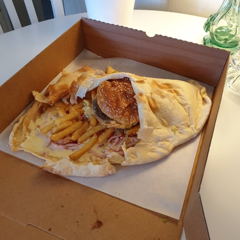 瑞典披萨饺。 瑞典披萨饺。