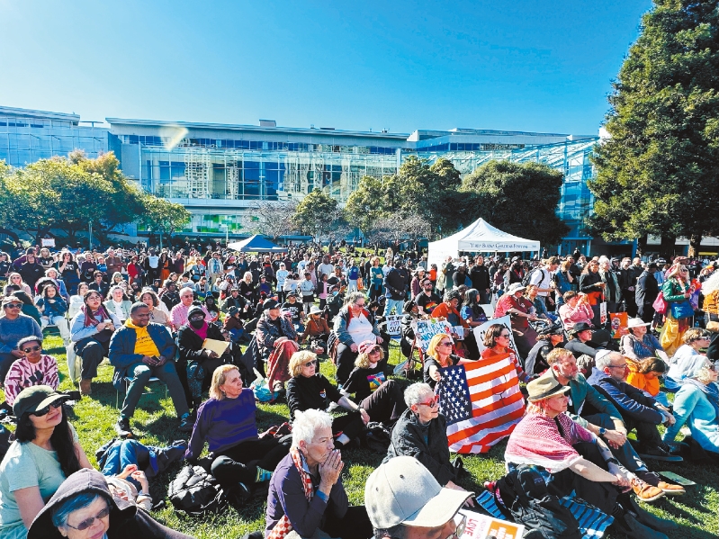 参加马丁路德金纪念日活动。