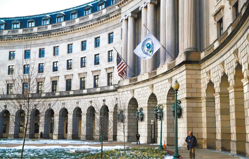 特朗普签署多项行政命令。