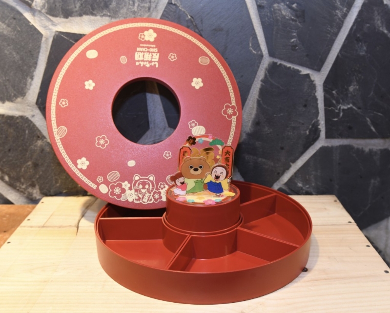 巿场上大部分全盒多数都用5格、9格，格数越多，就更有富贵及吉祥气氛。