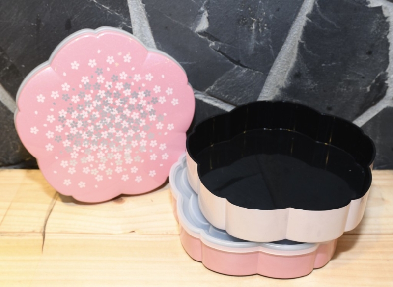 粉红色亦是近年流行选择，寓意人缘畅旺。