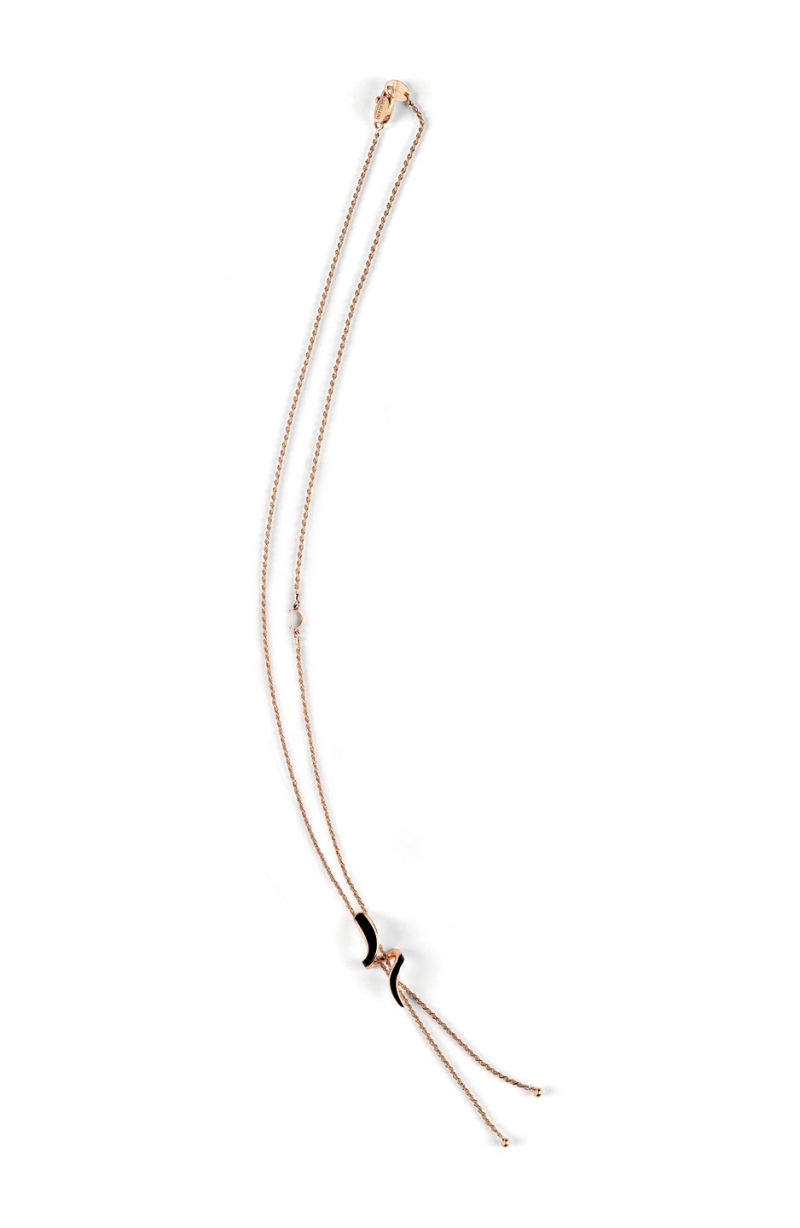 Eden玫瑰金黑色陶瓷钻石项链$26,200。(Damiani) Eden玫瑰金黑色陶瓷钻石项链$26,200。(Damiani)