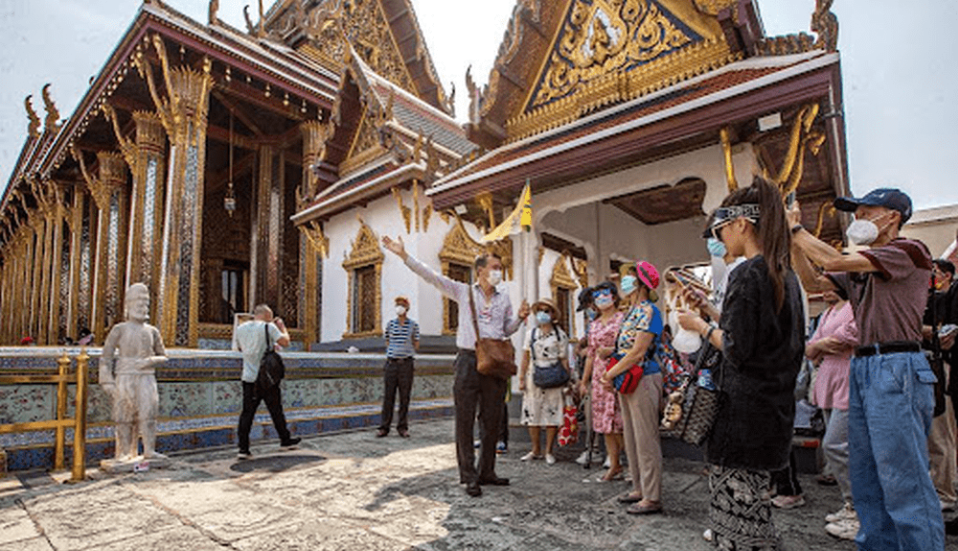 泰拟5月恢复填写入境卡,追踪旅客动向,希望借此增加游客对泰国安全的信心。 新华社.png 泰拟5月恢复填写入境卡,追踪旅客动向,希望借此增加游客对泰国安全的信心。 新华社.png