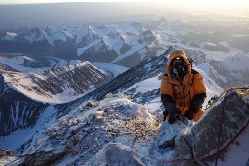 珠穆朗玛峰高约8800米。 网图 珠穆朗玛峰高约8800米。 网图