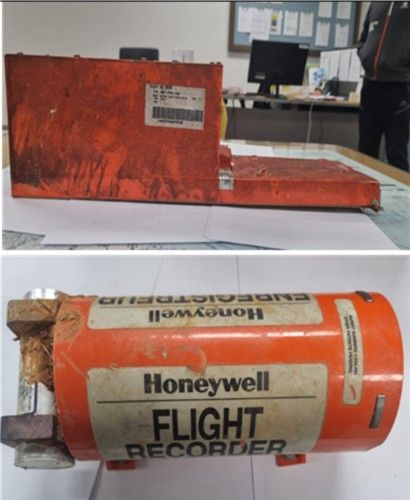 济州航空失事客机黑盒子FDR外型毁损 济州航空失事客机黑盒子FDR外型毁损