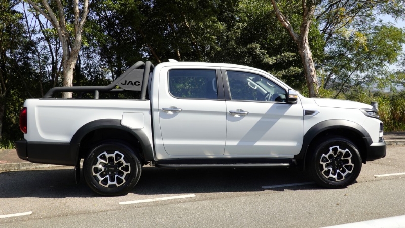 JAC全新T9EV纯电动四驱Pickup，车身尺码为5,330 x 1,965 x 1,920mm。