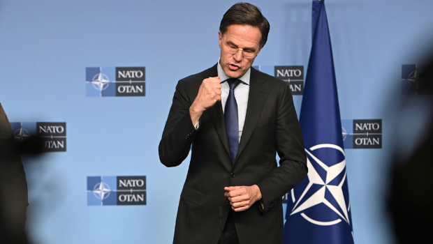 北约秘书长吕特认欧洲应该增加国防开支。 北约秘书长吕特认欧洲应该增加国防开支。