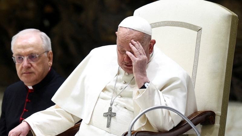 教廷称教宗方济各仍留医，以应对“复杂的临床情况”。 路透社