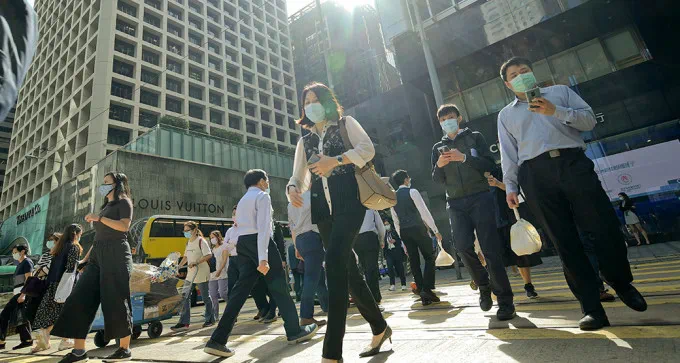 调查指六成受访打工仔认为四天工作周有助改善精神健康| 星岛日报